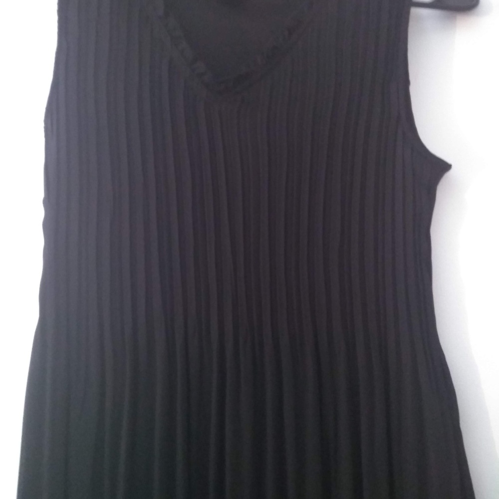 long dress, pleated dress, black dress, formal